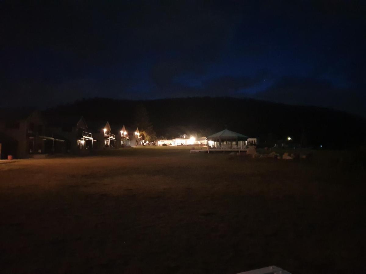Diamond Island Resort, Restaurant & Bar And Penguin Show Bicheno Exterior foto